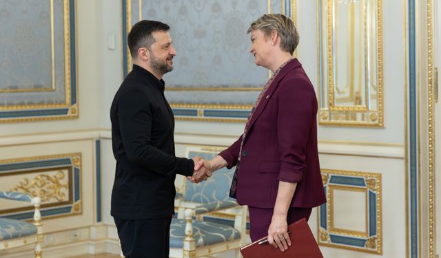 Ukrayna Devlet Başkanı Zelenskiy, İngiltere Dışişleri Bakanı Cooper ile görüştü