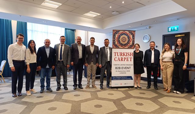 İngiltere’deki tarihi bina ve camilere Türk halıları