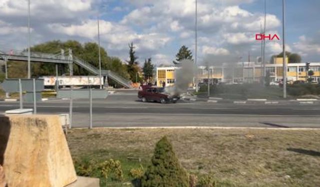 Kütahya’da araç yangını büyümeden söndürüldü