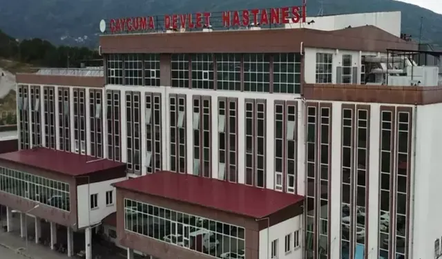 16 yaşındaki çocuk, karın ağrısı şikayetiyle geldiği hastanede doğum yaptı