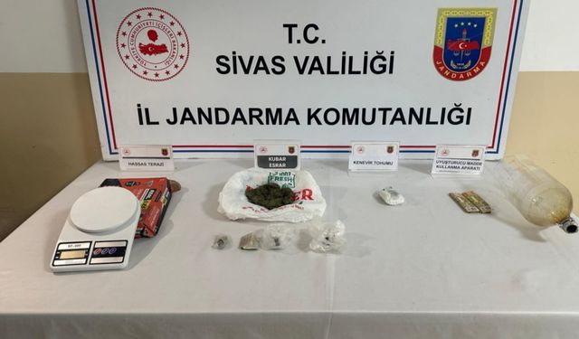 Sivas'ta hakkında 15 yıl 7 ay hapis cezası bulunan firari yakalandı
