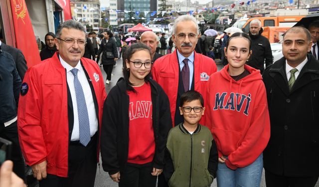 Bakan Uraloğlu ‘Bilim Festivali’ni ziyaret etti