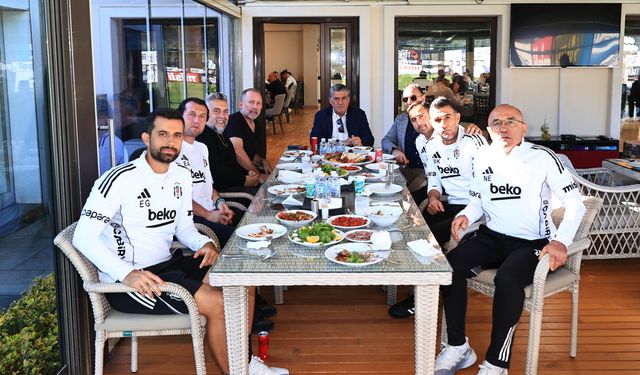 Beşiktaş Başkanı Serdal Adalı, Fenerbahçe derbisi öncesi futbolcularla buluştu