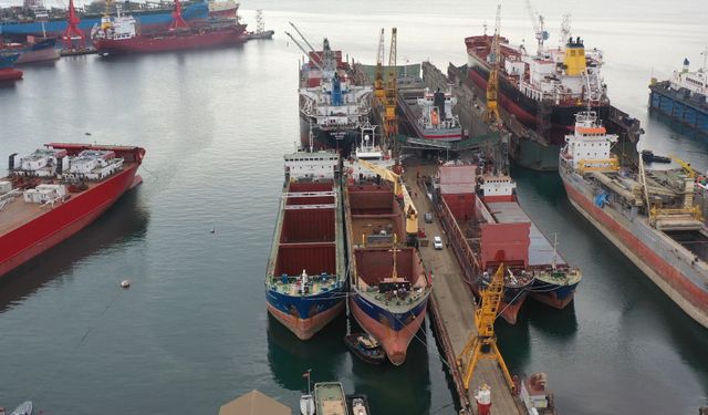 Tuzla'da gemide patlama: 1 ölü 4 yaralı