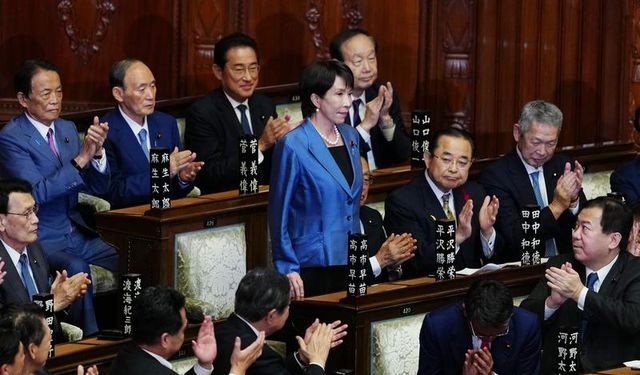 Japonya'nın ilk kadın Başbakanı Sanae Takaichi, yemin ederek göreve başladı