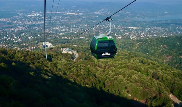 Kartepe Teleferiği, sonbahar renklerini 360 derecelik açıyla sunuyor