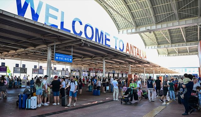 Antalya'ya yılın 9 ayında gelen turist sayısı 14 milyonu aştı