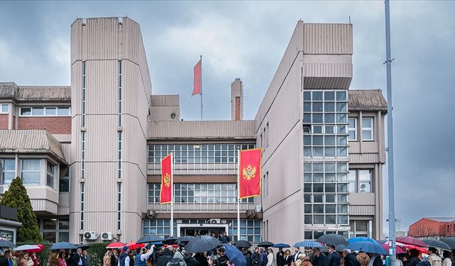 Karadağ'da yüksek mahkeme "bıçaklama" olayına karıştığı iddiasıyla tutuklanan iki Türk vatandaşını serbest bıraktı