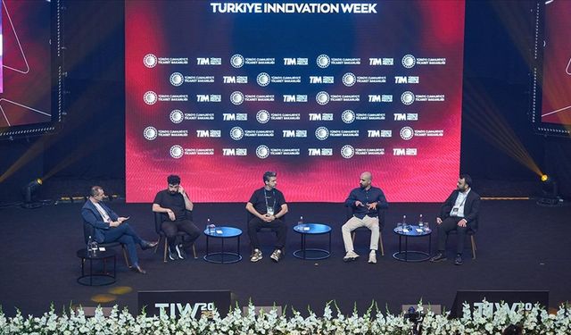 Türkiye Innovation Week'te "Yaratıcı Endüstrilerde Yapay Zeka ile Tasarımın Evrimi" paneli düzenlendi