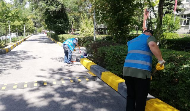 Ankara'da denetimli serbestlik hükümlüleri okullarda temizlik ve bakım çalışması yaptı