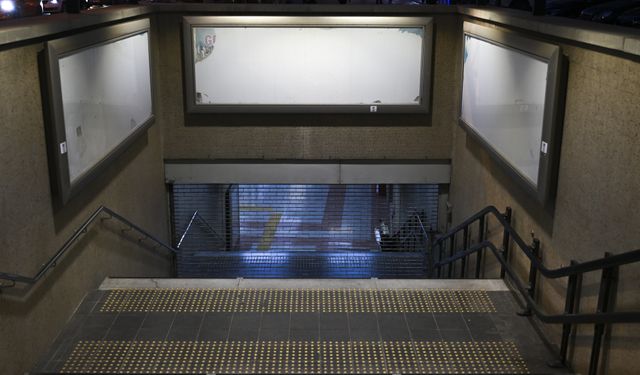 Başkentte ANKARAY'da meydana gelen arıza nedeniyle seferlerde aksama yaşandı