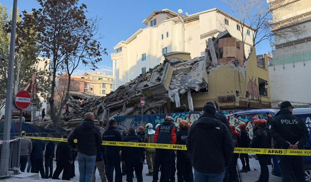 Ankara'da yıkım sırasında bina çöktü