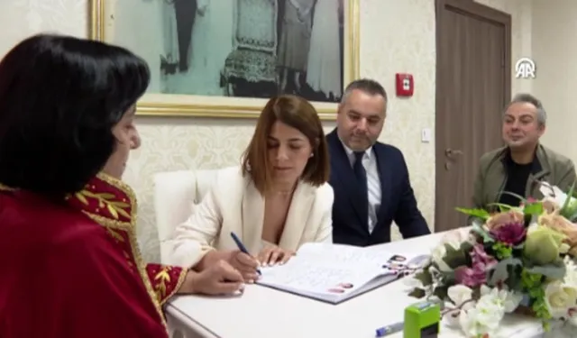 Ankaralı çift nikahını "11.11"e denk getirdi