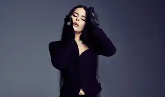 Simge’den yılın albümü: “Anlatasım Var”