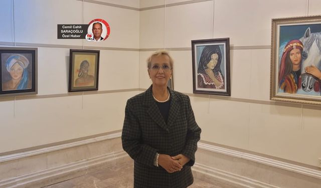 Ressam Selma Sarıca, Zafer Çarşısı’nda sevenleri ile buluştu