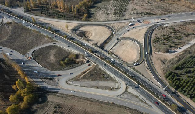 Sabancı - Ankara Bulvarı Kavşağı yeniden hizmete açıldı