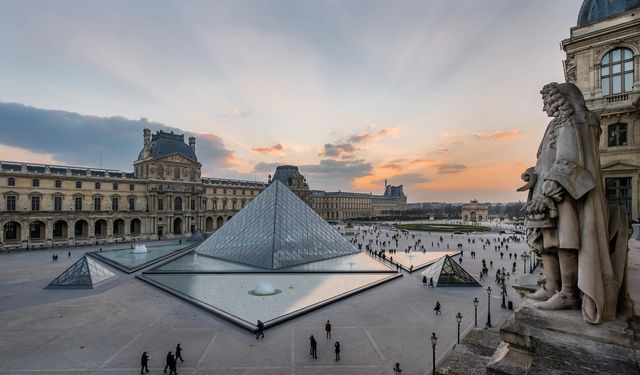 Louvre Müzesi’nde güvenlik önlemleri sıkılaştırılacak