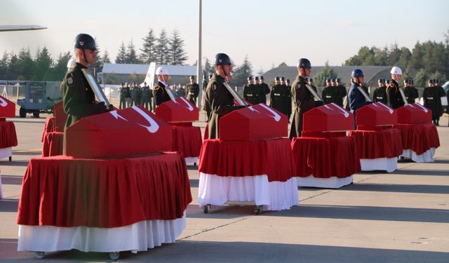 Şehitler memleketlerine uğurlandı