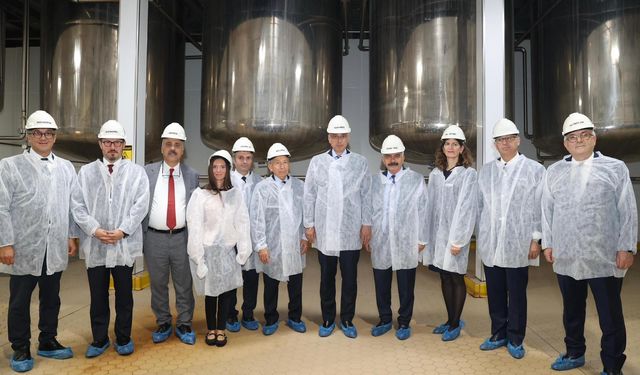 Sağlık Bakanı Memişoğlu yerli ilaç firması Atabay’ı ziyaret etti