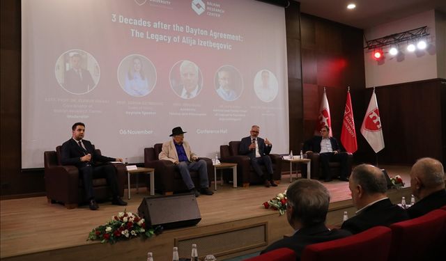 Üsküp'te Aliya İzetbegoviç'in doğumunun 100. yılı dolayısıyla konferans düzenlendi