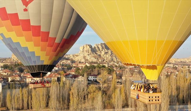 Nevşehir'de sıcak hava balonları öğretmenler için havalandı