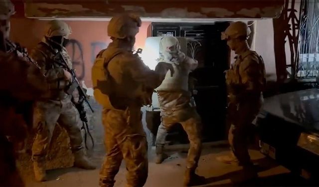 Silah ve mühimmat kaçakçılığına yönelik operasyonlarda 135 şüpheli yakalandı