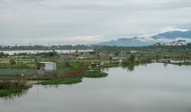 Vietnam'da şiddetli yağışların neden olduğu sellerde 55 kişi hayatını kaybetti