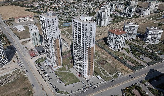 Ankara'da 26 katlı apartmandaki yangında ihmallerinin olduğu öne sürülen 13 sanık hakim karşısında