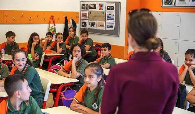 “Öğretmen-öğrenci ilişkisinin temeli güven olmalı”