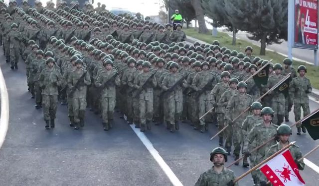 Atatürk'ün Ankara'ya gelişinin 106'ncı yılı dolayısıyla "Atatürk Garnizon Koşusu" yapıldı