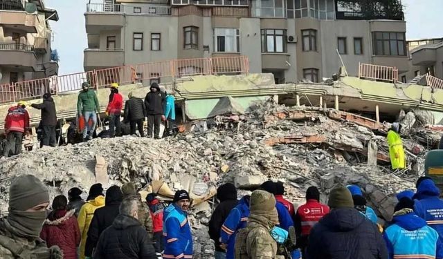 78 kişinin öldüğü Hakimbey Apartmanı davasında 4 sanık ceza aldı, 2 sanığa ise beraat