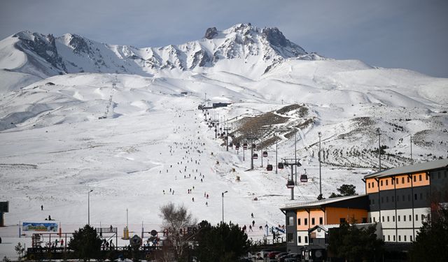 Yılbaşı öncesi Erciyes'teki otellerde doluluk oranı yüzde 90'a yaklaştı