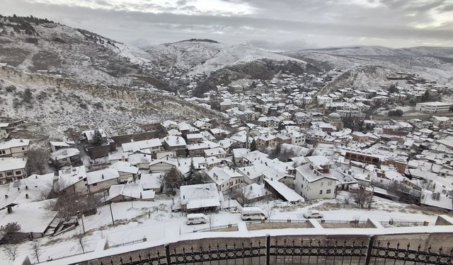 Çubuk ve Beypazarı ilçelerinde kar yağışı etkili oldu