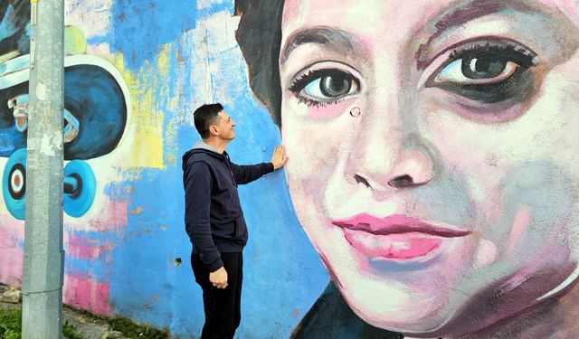 Andrea Minguzzi, oğlunun duvara çizilen resmini görünce gözyaşlarını tutamadı