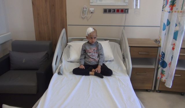 Beyninde tümör olan 7 yaşındaki Eyüp Ensar, 5 saatlik ameliyatla sağlığına kavuştu