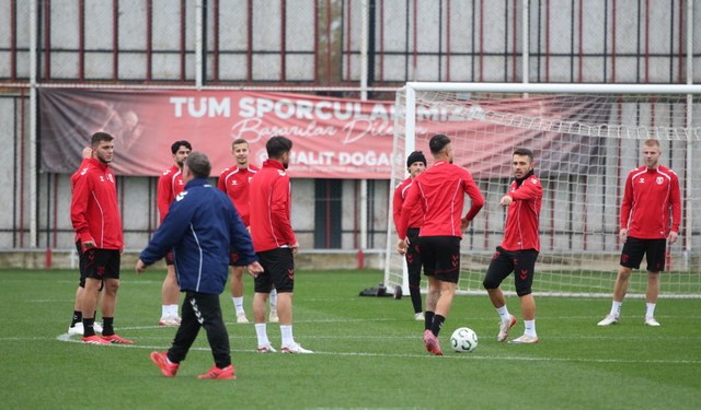 Samsunspor, AEK maçının hazırlıklarını tamamladı