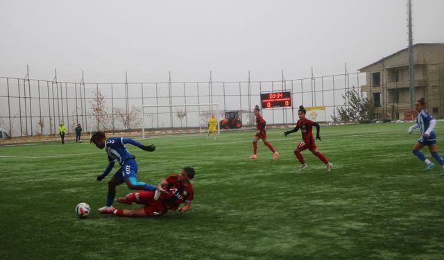 Hakkarigücü Kadın Futbol Takımı, Yüksekova Spor'a 1-0 mağlup oldu