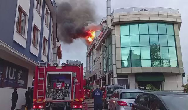 Ataşehir'de otelde yangın; 9 kişi kurtarıldı