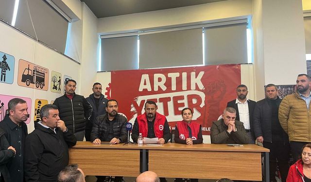 İzmir’de belediye işçileri ‘çıplak ücrete' karşı 'çıplak ayak yürüyüşü' yapacak