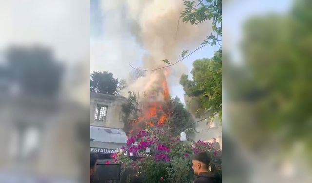 Sultanahmet Camii'nin yanındaki restoranda çıkan yangın söndürüldü