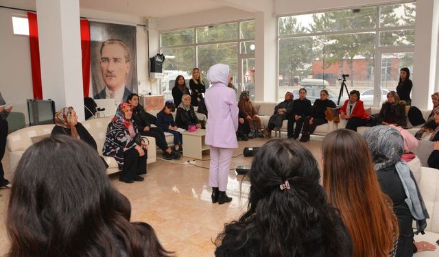 Kahramankazan'da kadın hakları konuşuldu