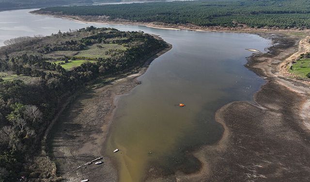 Terkos Gölü'ndeki su seviyesinin düşmesiyle tarihi yapıların kalıntıları ortaya çıktı