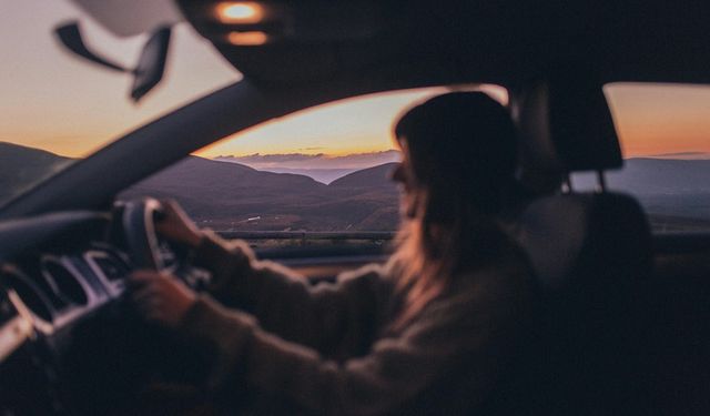 Rüyada araba kazası görmek ve araç kullanmak ne anlama gelir?