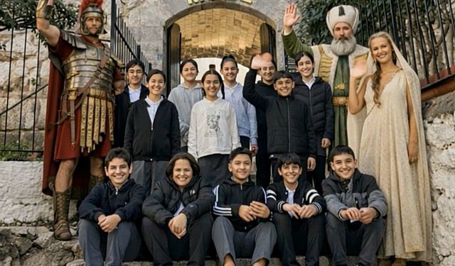 Öğrenciler, antik eserleri yapay zekayla canlandırdı