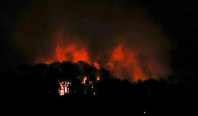 ABD Venezuela'nın başkenti Caracas'ı bombaladı