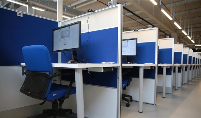 ÖSYM, yılın ilk sınavını yarın e-YDS ile yapacak