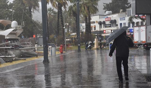 Muğla'da fırtınamsı rüzgar etkili oluyor