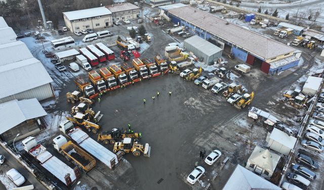 Gölbaşı Belediyesi karla mücadeleye hazır: Ekipler 7/24 görev başında