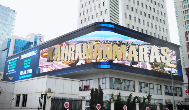 İletişim Başkanlığı, deprem bölgesindeki çalışmaları anlatan görselleri dijital gösterim ekranında yayınladı