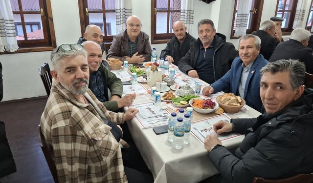 Beypazarı Belediye Başkanı Kasap, iftarda muhtarlar ve STK temsilcileriyle bir araya geldi.